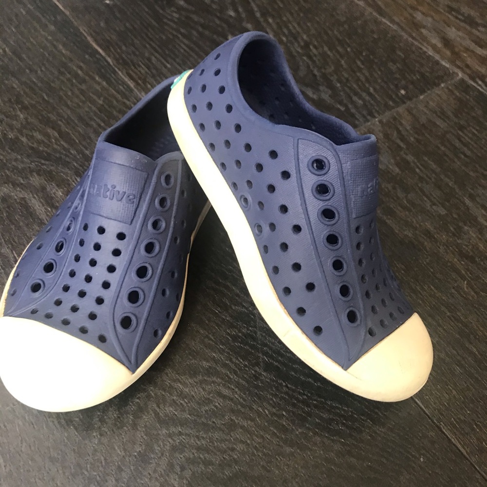 Size 8 Native Jefferson Slip-On Sneakers